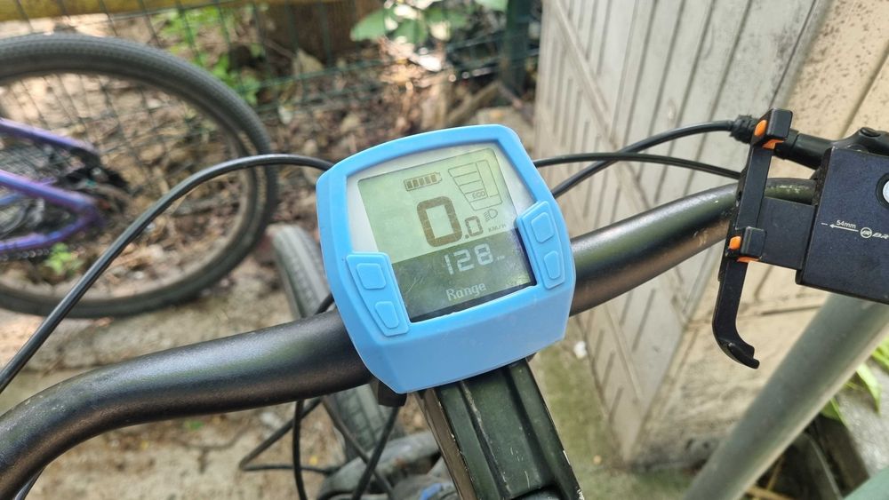 Bicicleta Electrica Trek Disctrict 6+ cu motor Bosch Active Line Plus