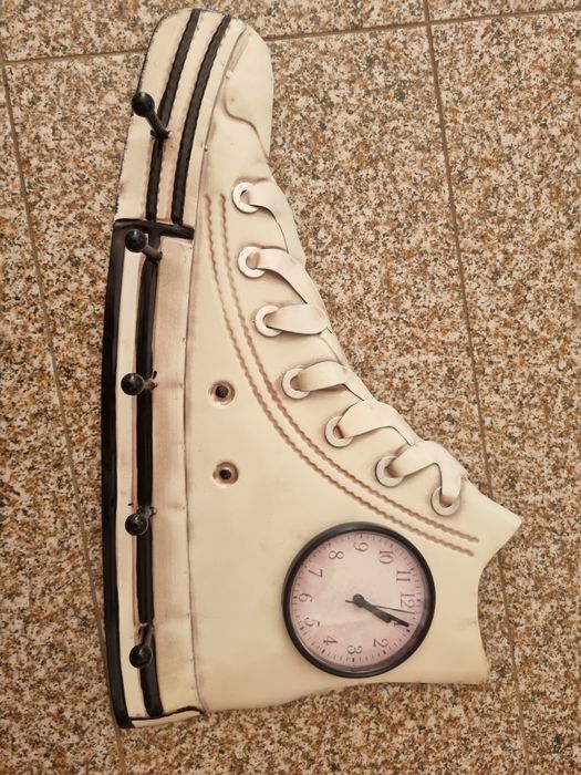 Закачалка часовник