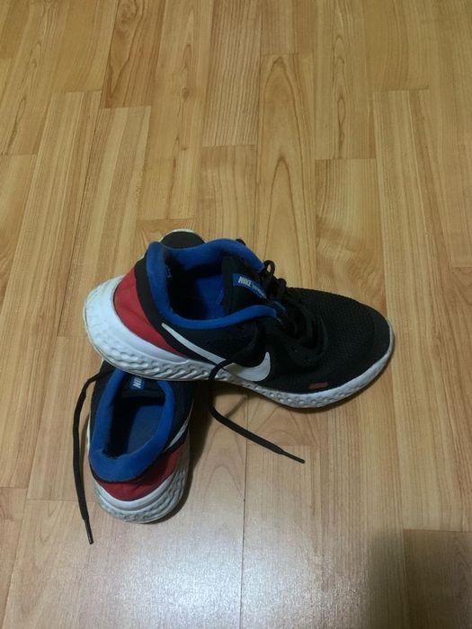 Adidași nike stare buna