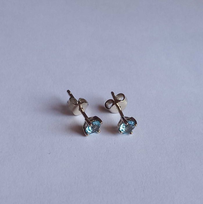 Златни обеци с естествени топази