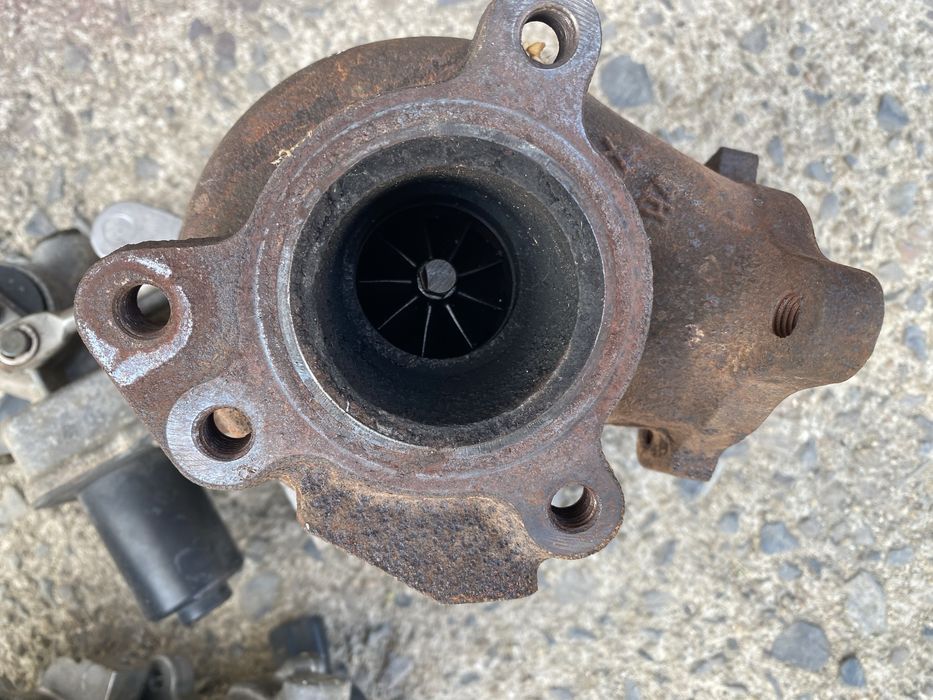 Турбини IHI VB22 / VB23 Toyota Land Cruiser 200