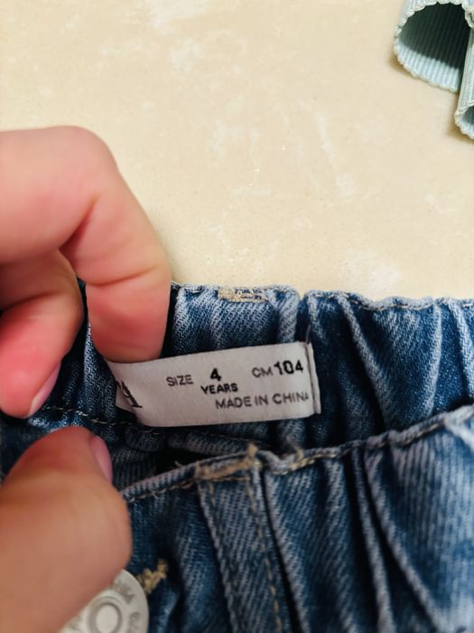 Blugi Zara pentru copii marimea 104(4 ani)