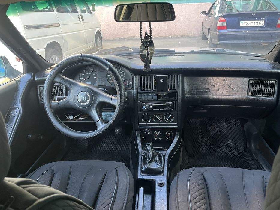 audi 80b3 1.8 моно 1991года
