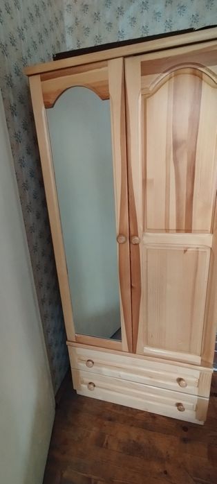 Два броя гардероба (може заедно,може и поотделно)