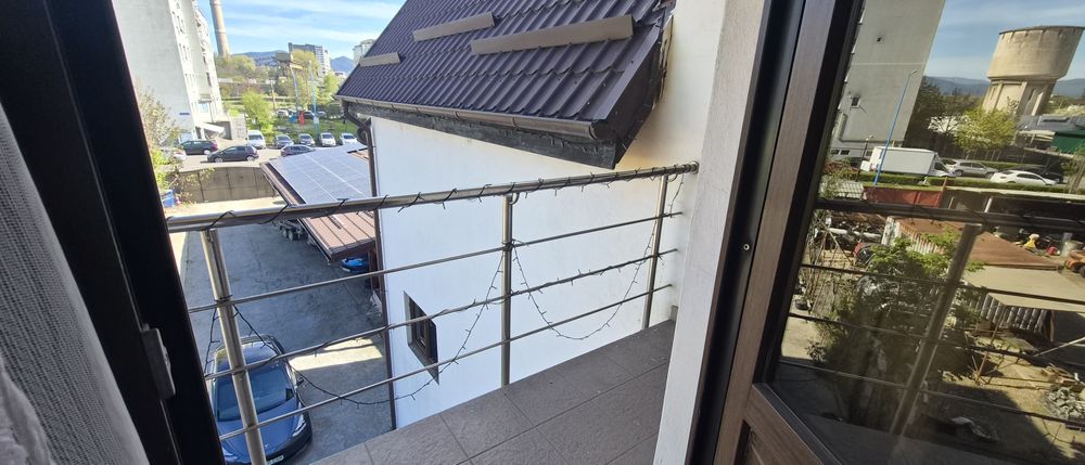 Camera de inchiriat cu balcon