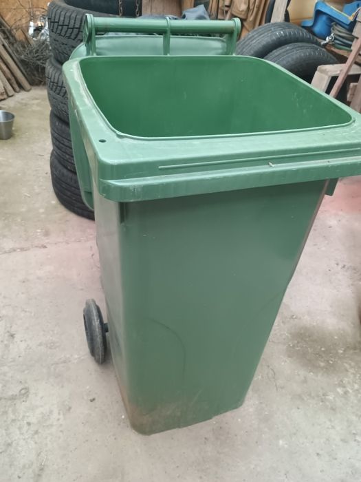 Tomberon bun folosit 180 litri