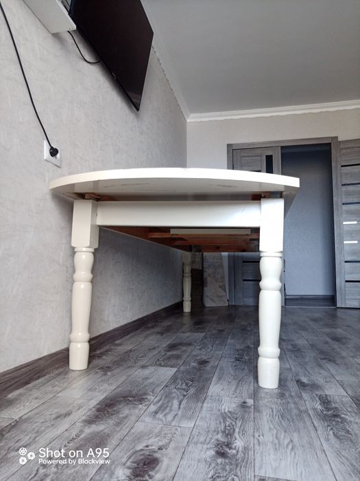 Продам стол  хороший состояние