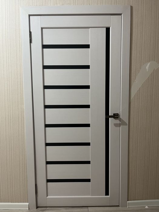 Продам межкомнатные двери !!