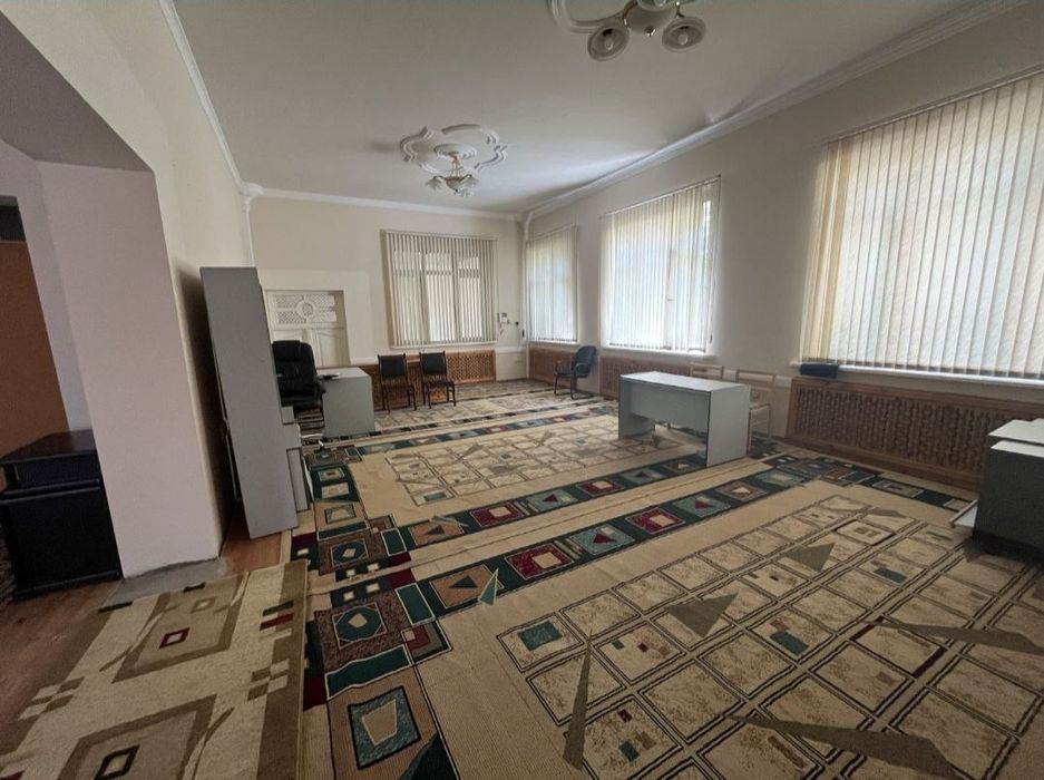 Нурафшон куча. Шайхантахурский район офис 3 комнат 100м2!