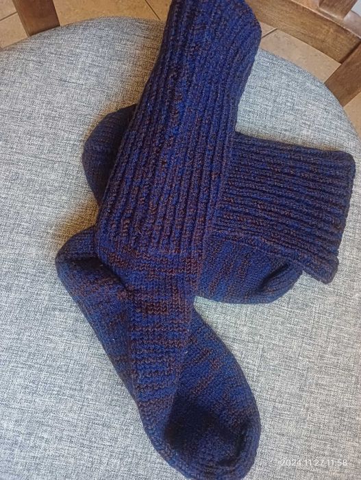 Ръчно плетени вълнени чорапи