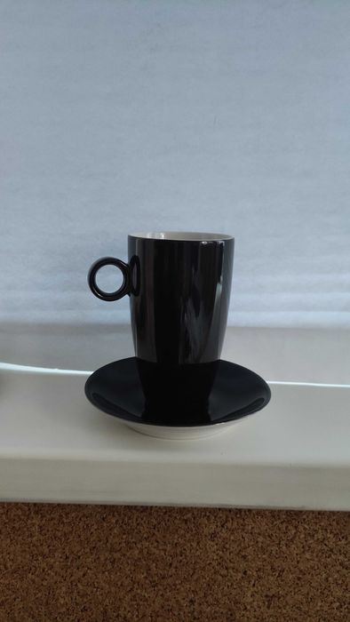 *Anna Burg*   един прекрасен порцеланов двоен сет в черно и бяло