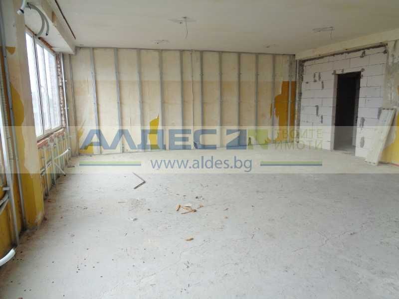 Продава промишлено помещение в Казичене!