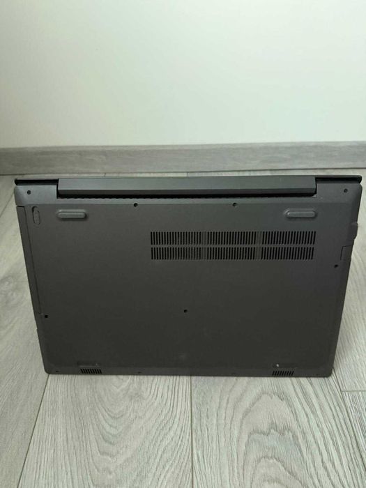 Laptop Business Lenovo V330-15IKB | Intel i5-8250U | 8GB RAM | 256GB SSD | Full HD