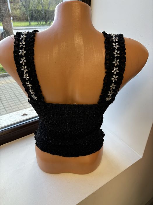 Красив топ с камъни C&A