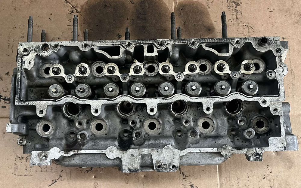 Цилиндрова глава Peugeot/Citroen 1.6ehdi 2012г.