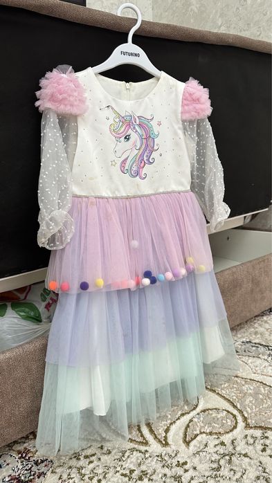 Продаются детские платья б/у