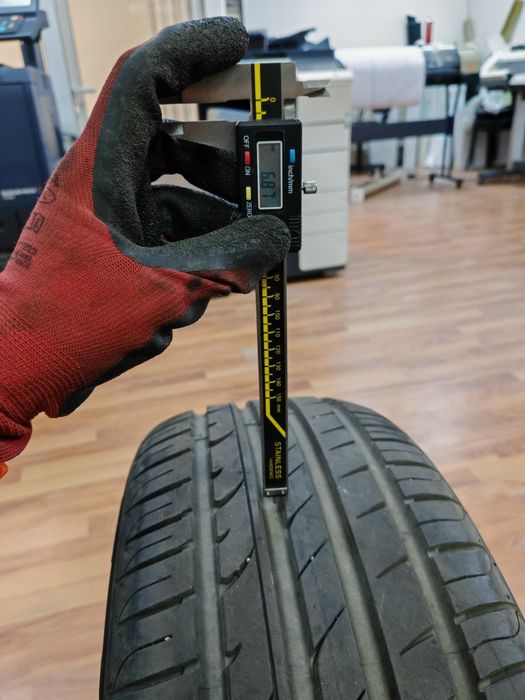 Anvelope vara 235/45 R18 Tesla Hankook si Vredestein