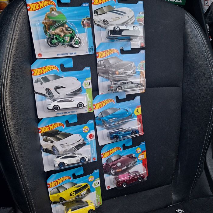 Diverse machete hot wheels