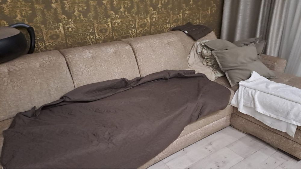 Бесплатно диван 3.1м - 1.6м