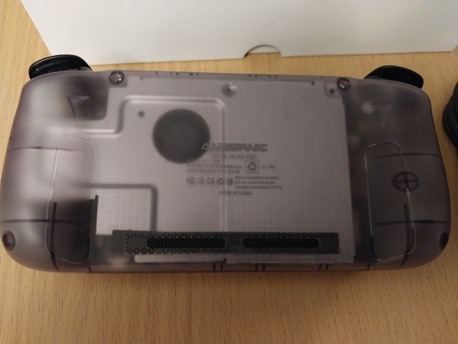 Портативная консоль Anbernic