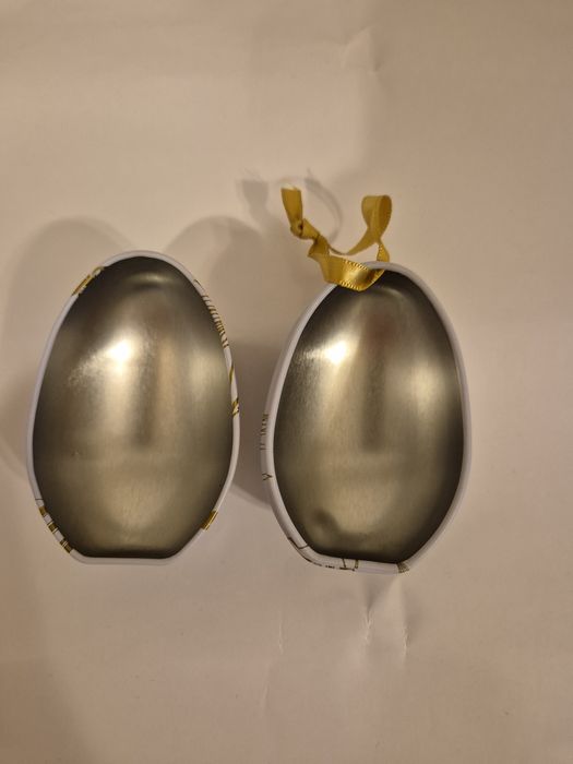 Ou metalic decorativ potrivit si pentru surprize cadou