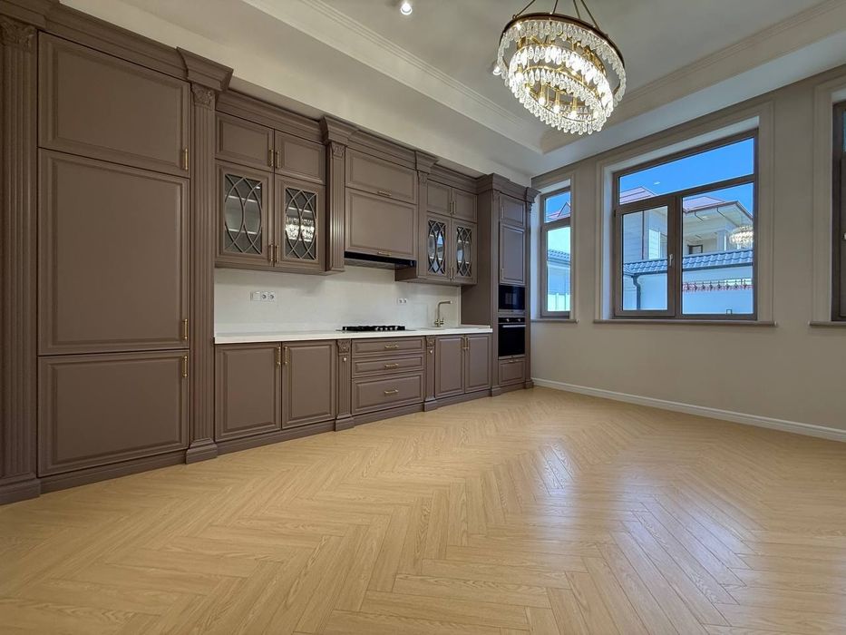 Продается Евро дом рядом с локомотив парк