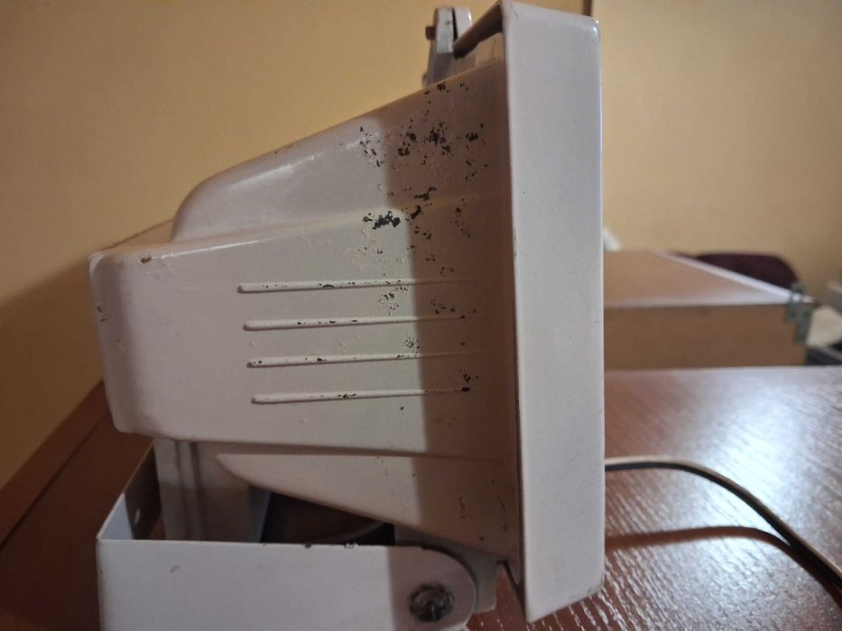 Халогенен прожектор 5 евро