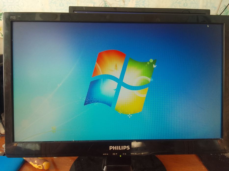 Монитор на компютер