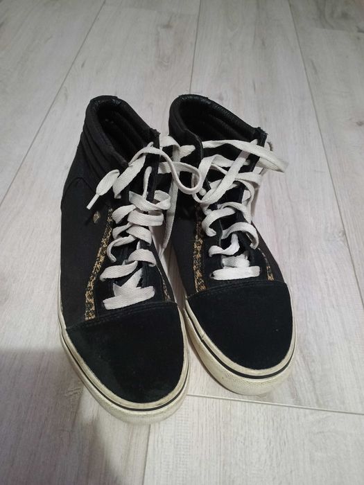 Cizme de zăpadă, ghete, adidași