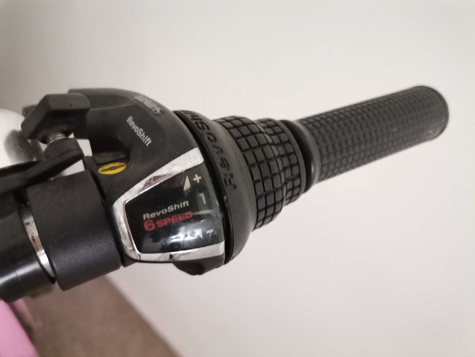 Bicicleta rabatabilă albă