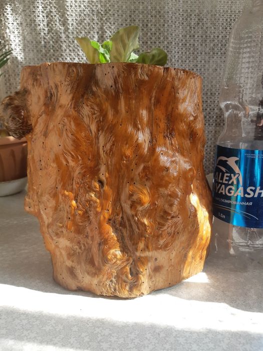 Кашпо из карельской березы