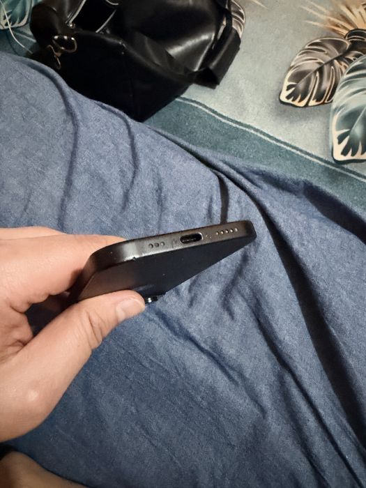 Продам iphone 15 128gb