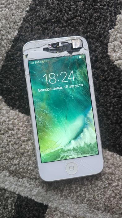 Iphone 5 (На запчасти/восстановление)