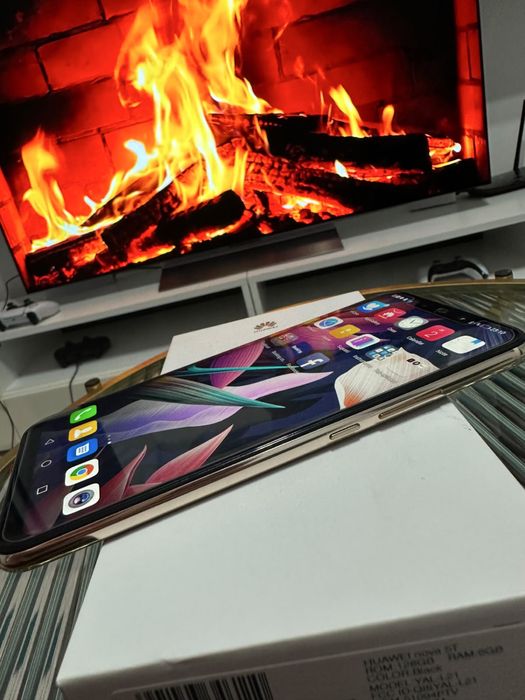 Vând HUAWEI Mate 20 lite