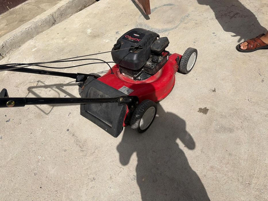 Mașină de tuns iarba Sprint xp40