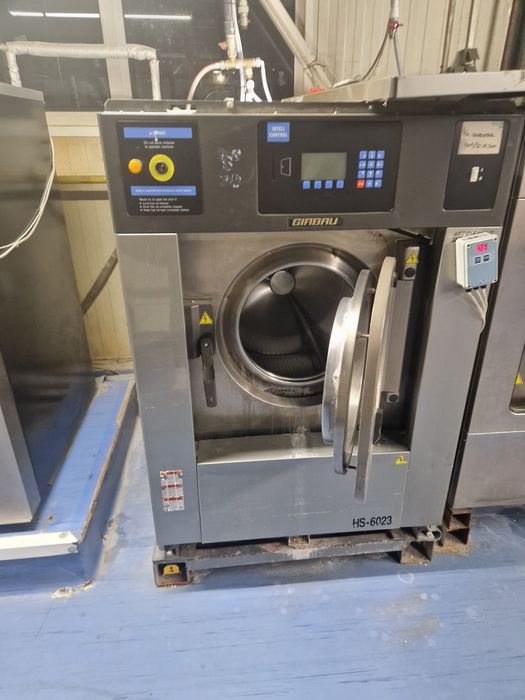 Reparații,echipamente ,revizii și întreținere .Curățătorie de vînzare