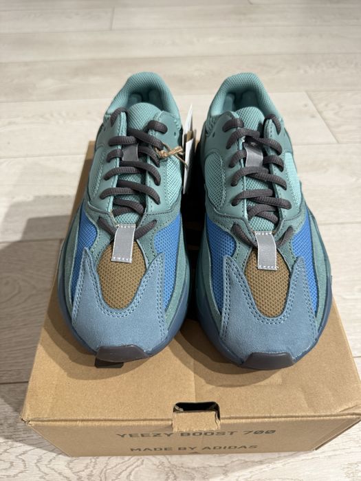 Yeezy boost 700 fad