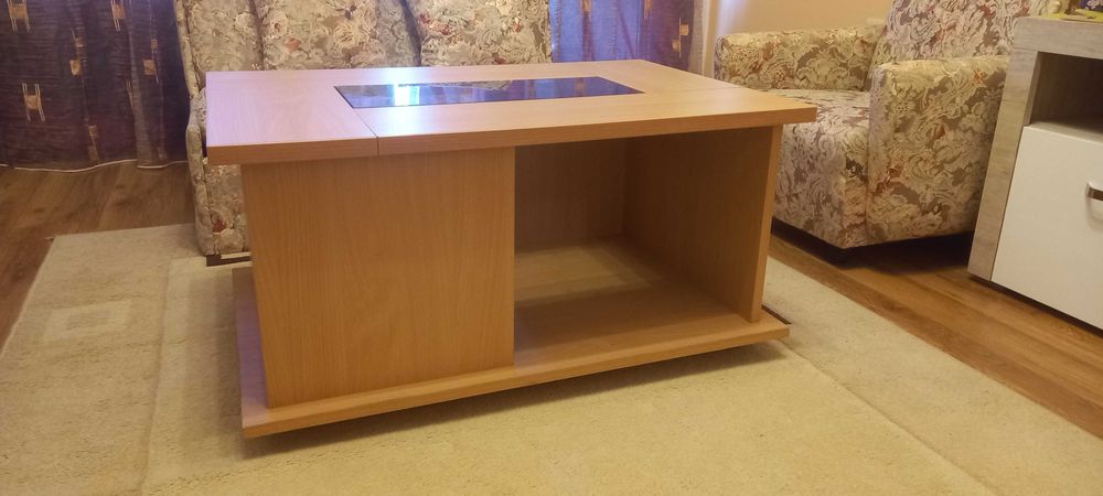 МЕБЕЛ Маса със стъкло