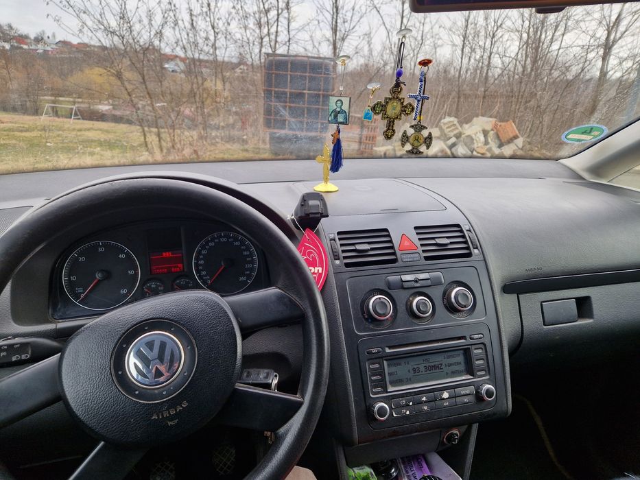 VOLKSWAGEN Touran 0 — imagine 2