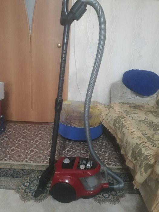 Продаётся; Пылесос