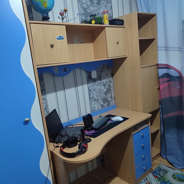 Продам детскую стенку с софой