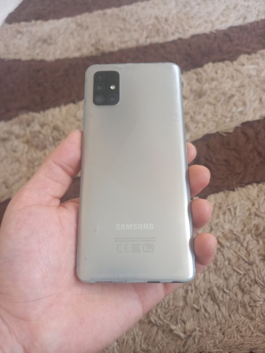 Samsung A51 телефон