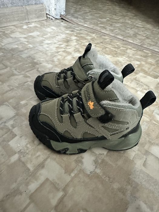 Продам кросовки