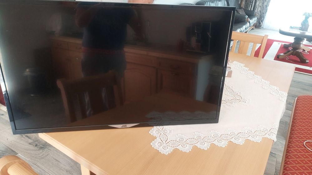 Tv Lcd 32 incl 82 diagonala cu hdmi  2 modele