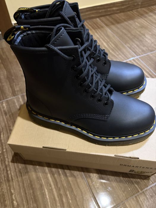 Ghete Dr Martens  piele naturala