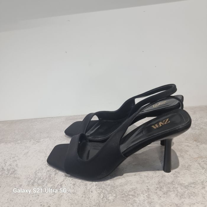 Босоножки под Zara