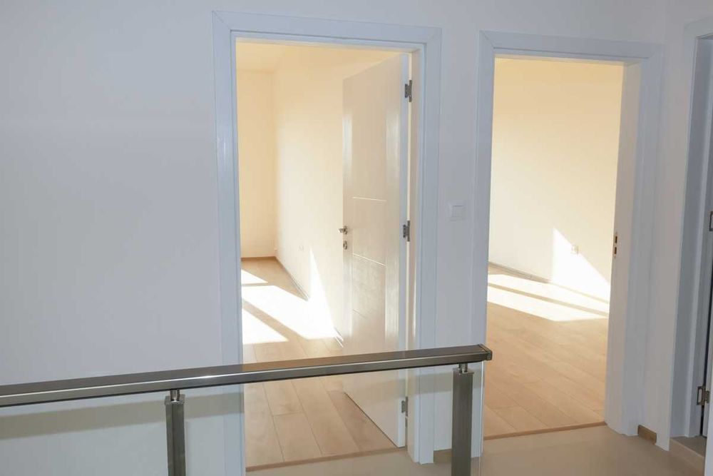 Продава се Четиристаен апартамент в Варна, Бриз - 210 кв.м за 1336 €/кв.м - Снимка #4