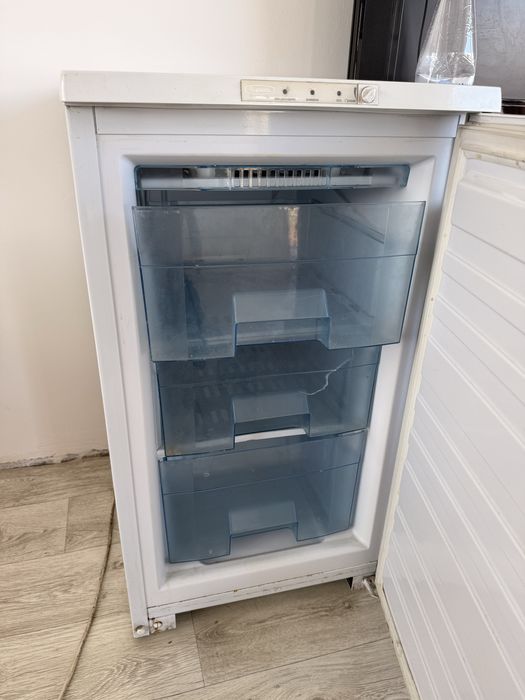 Продам морозильник.