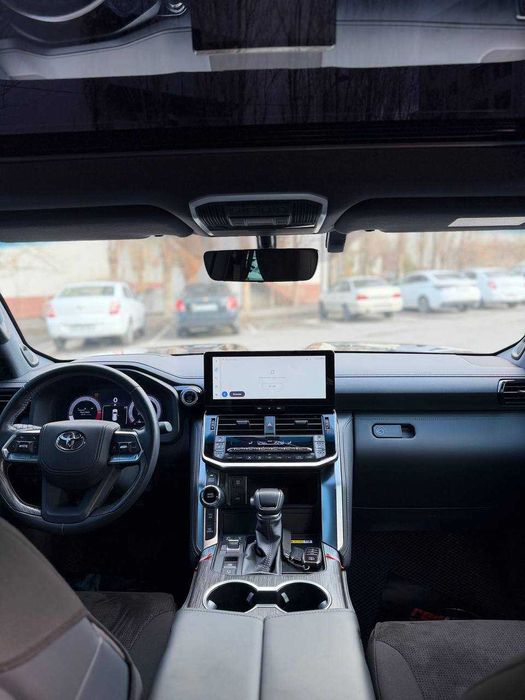 Sotuvda Toyota Land Cruiser 300 3.5 Twin Turbo