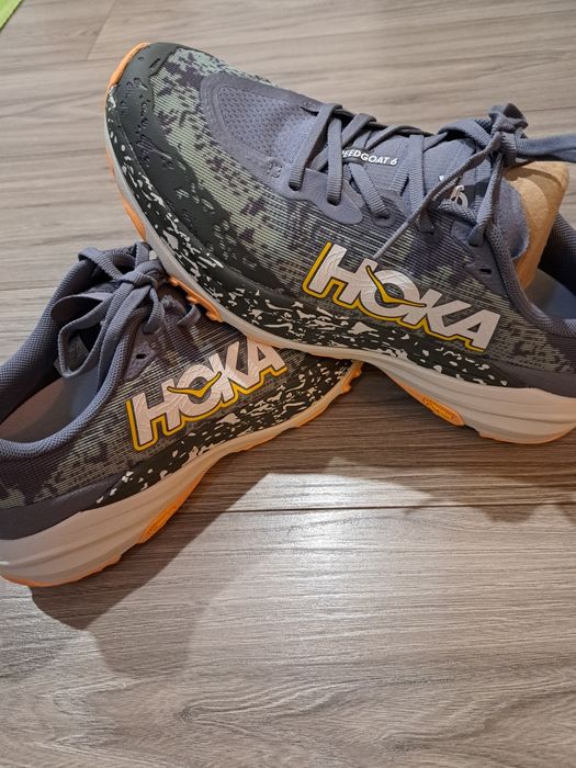 Încălțăminte Hoka
